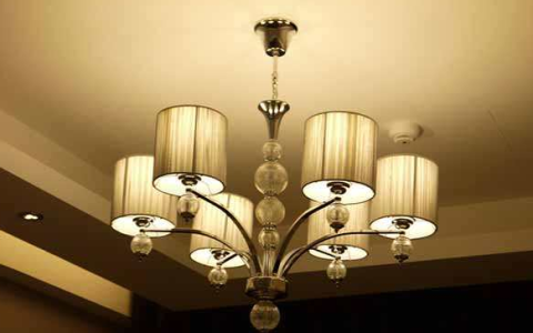 安装客厅灯具需要注意的事项